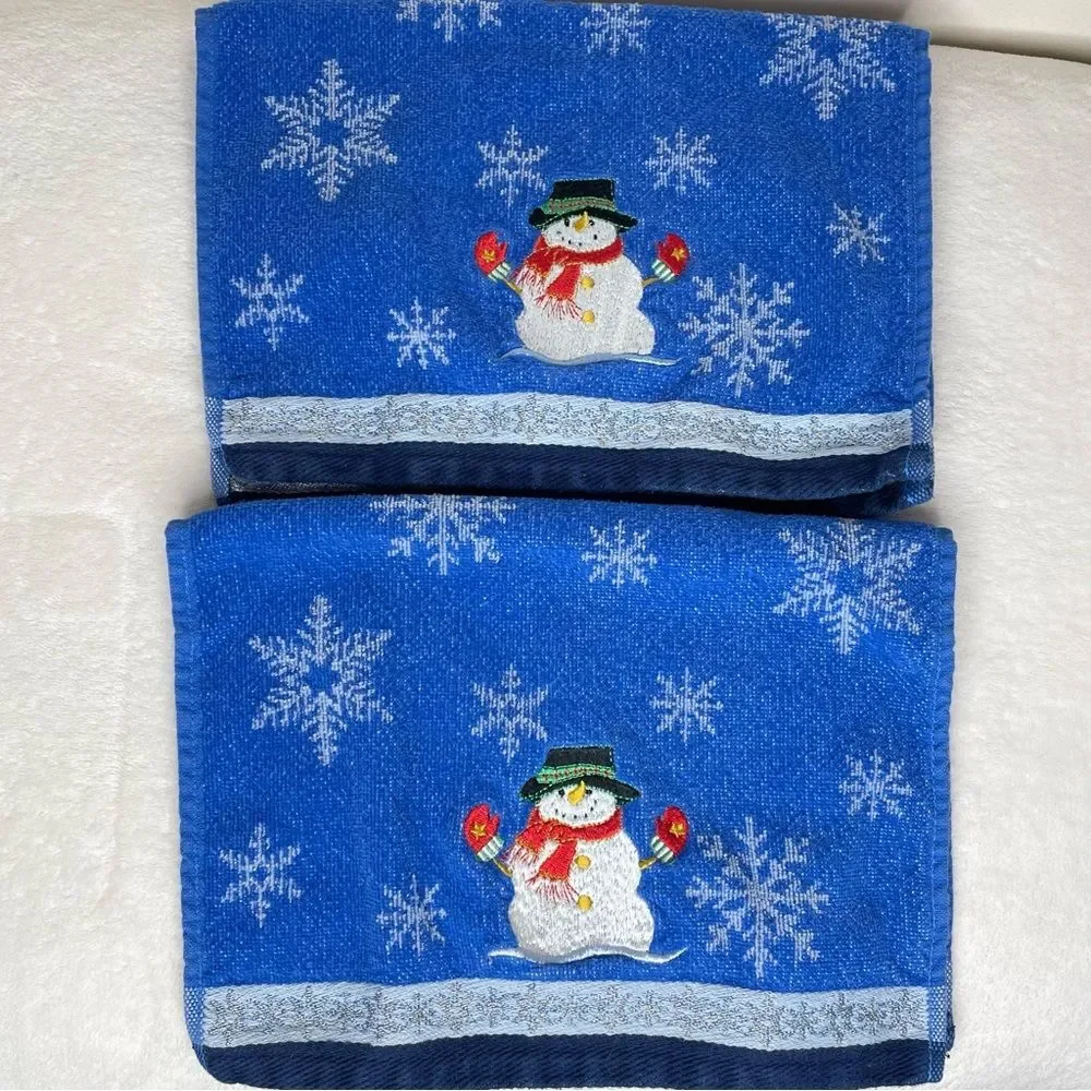Linens N Things Set of 2 Hand Towels Snowman Holiday Christmas Blue White Red